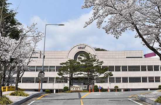 동원과학기술대학교 본관전경